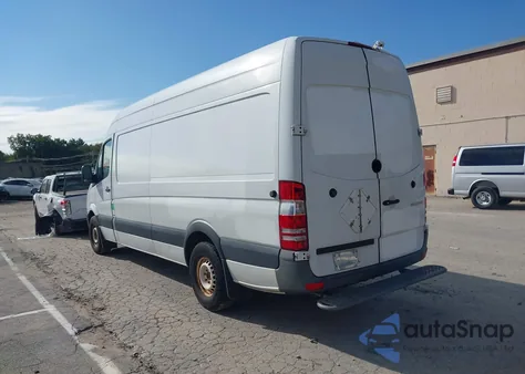 2014 Mercedes-Benz Sprinter 2500 High Roof из США, поврежденный, VIN WD3PE8DE6E5896247